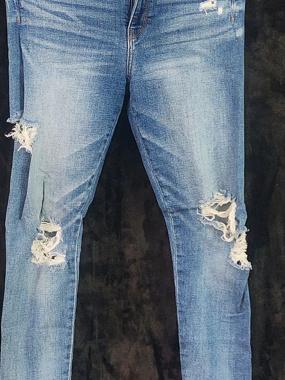 American Eagle Hi-Rise Jegging Distressed Jeans – Size 6 Regular